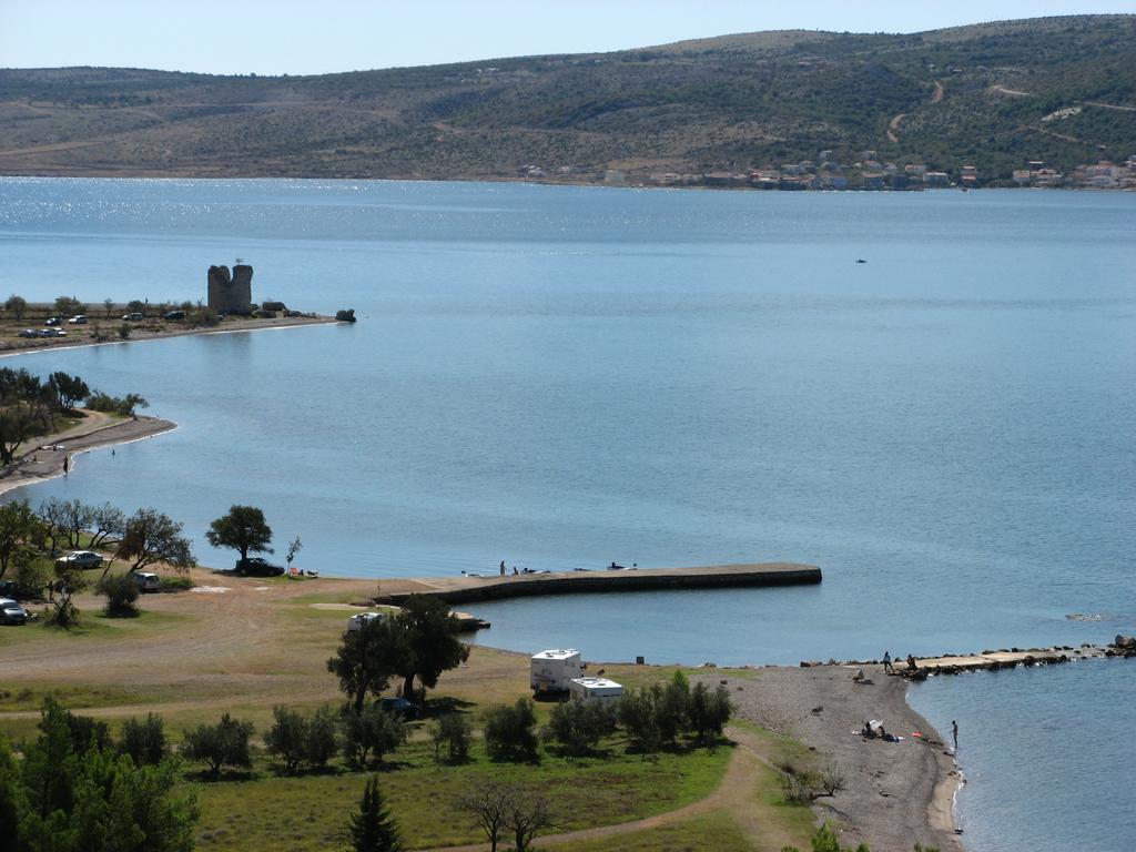 Apartments Mira Starigrad Paklenica Eksteriør billede