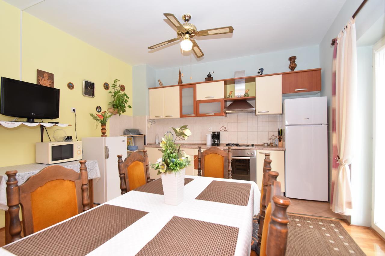 Apartments Mira Starigrad Paklenica Værelse billede