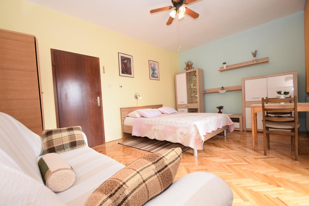 Apartments Mira Starigrad Paklenica Værelse billede