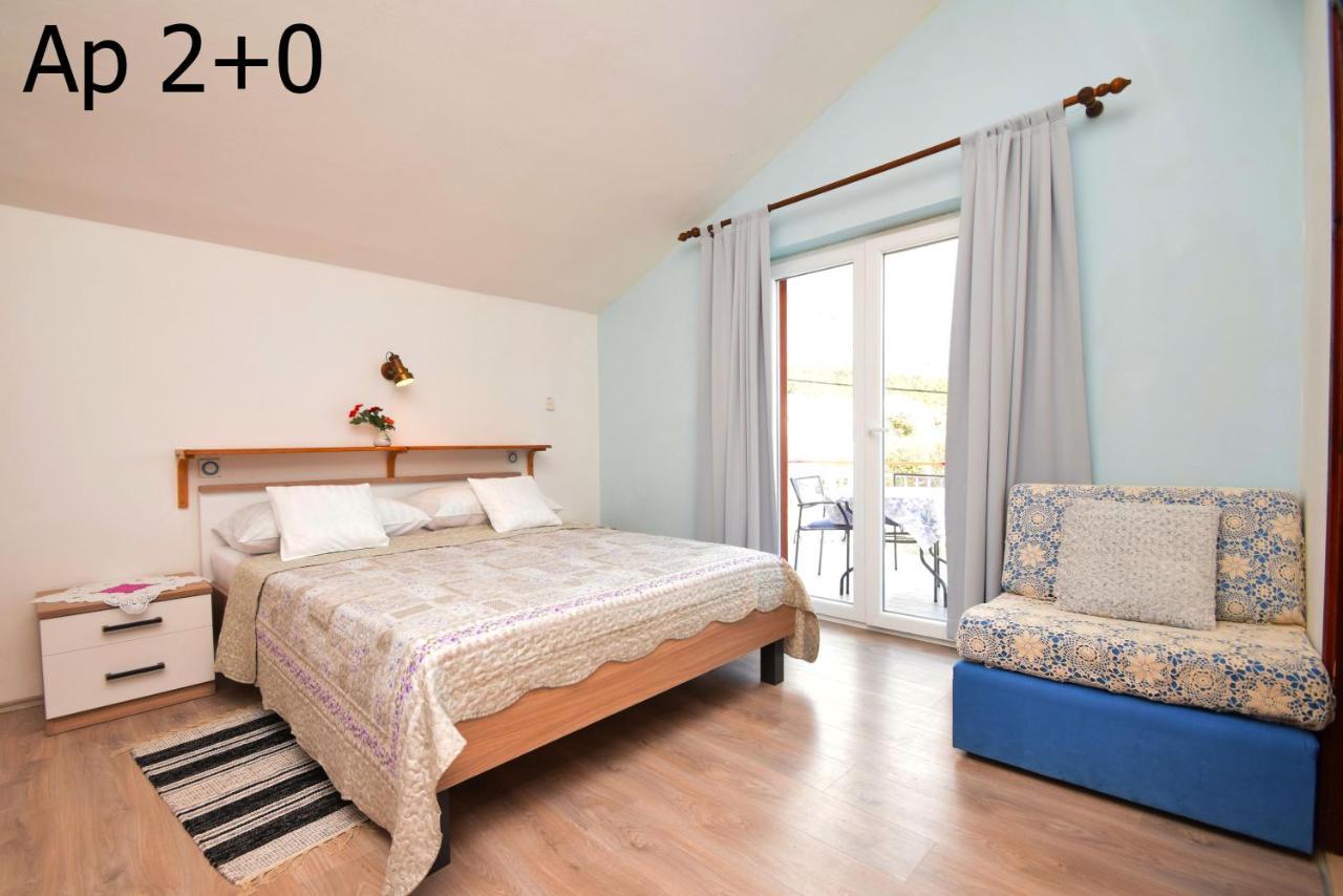 Apartments Mira Starigrad Paklenica Eksteriør billede