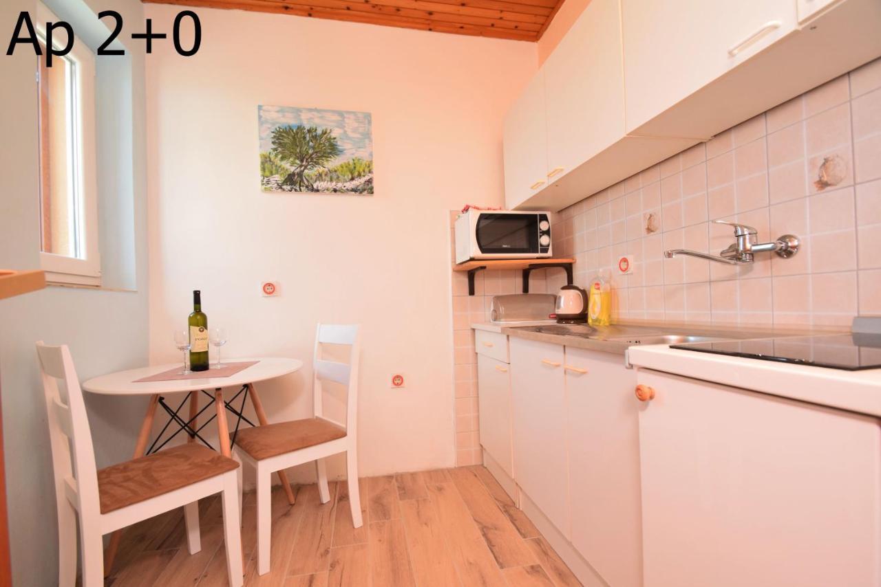 Apartments Mira Starigrad Paklenica Eksteriør billede