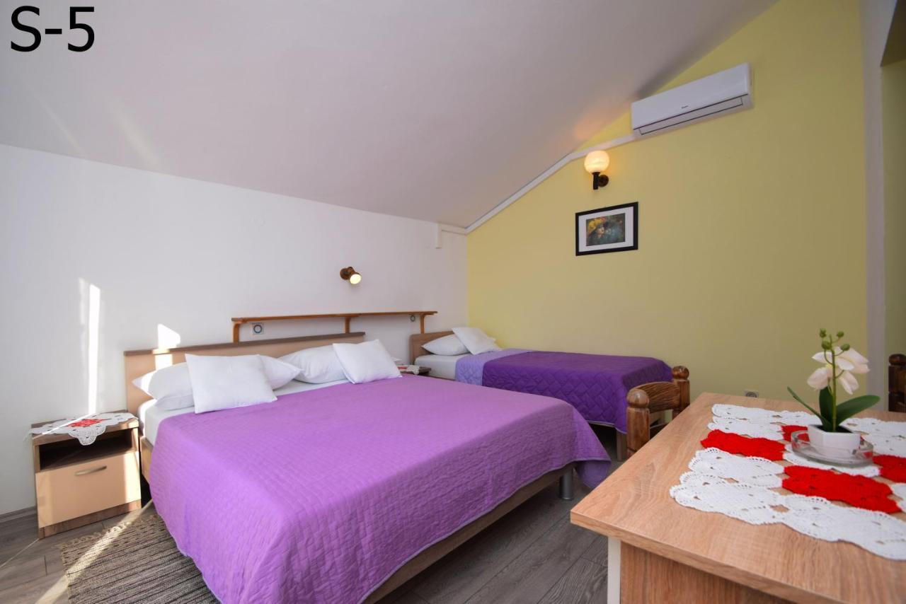 Apartments Mira Starigrad Paklenica Eksteriør billede