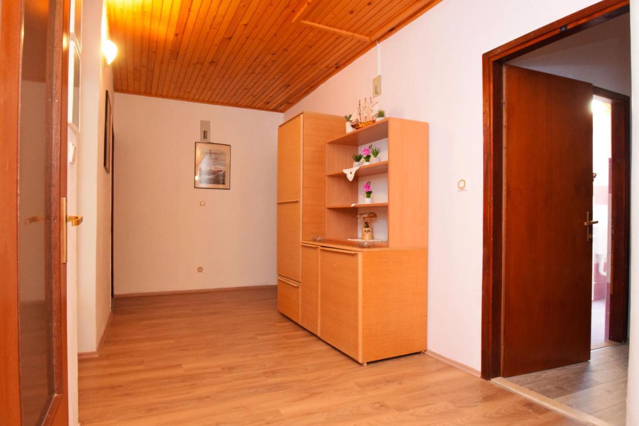 Apartments Mira Starigrad Paklenica Eksteriør billede